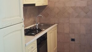 Apartment, 1 Bedroom, Smoking, Balcony | Private kitchen - "la Casa Delle Bimbe" (Monteverdi Marittimo)