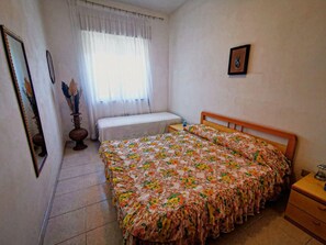 2 bedrooms, in-room safe, iron/ironing board, wheelchair access