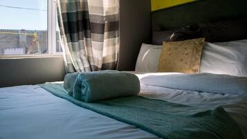 Room, 1 Bedroom, Smoking, Mountain View | 1 bedroom, iron/ironing board, free WiFi, bed sheets