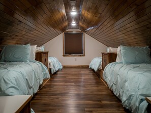 6 habitaciones, tabla de planchar con plancha y cuna de viaje
