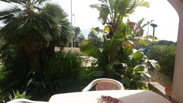 Rumah, 1 kamar tidur, balkon | Taman