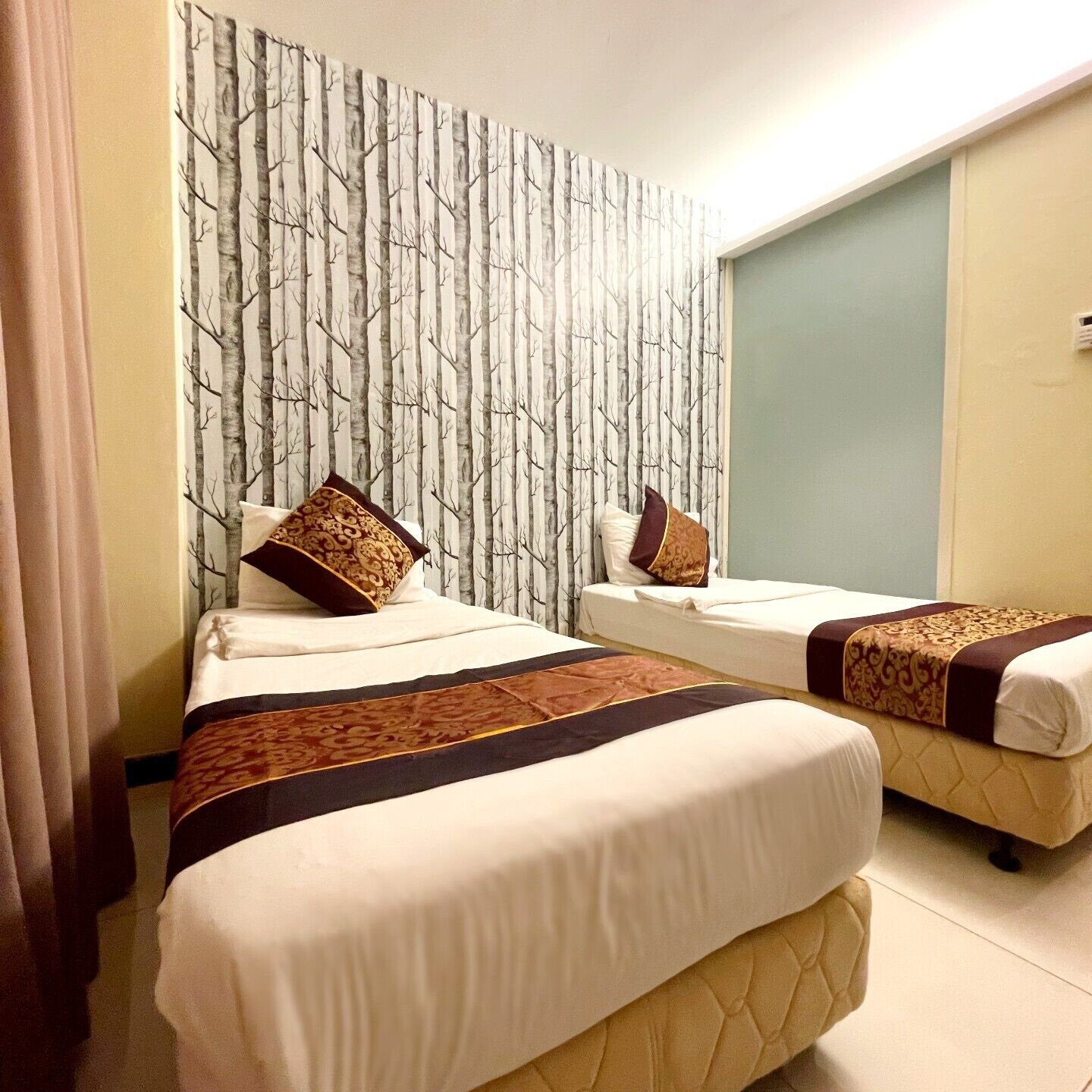 Photo - ESQ Shamelin Hotel