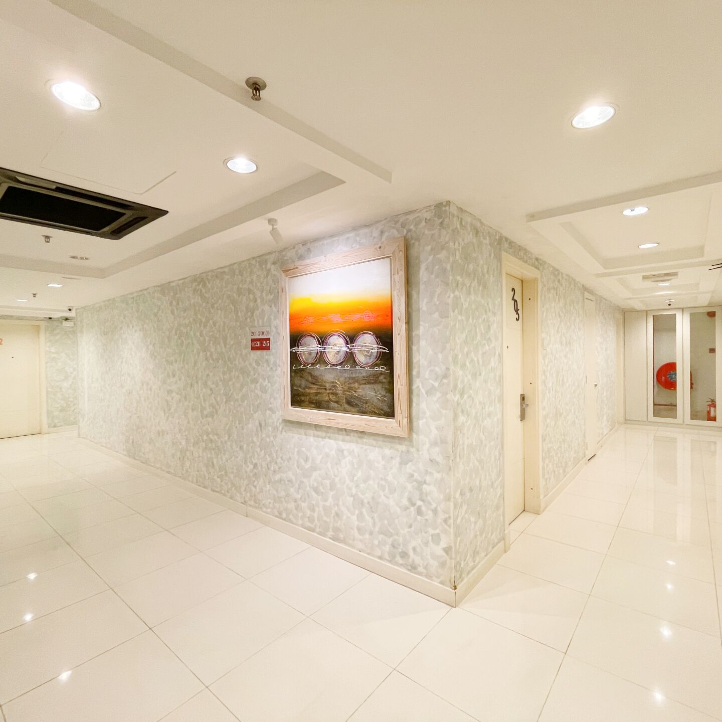 Photo - ESQ Shamelin Hotel