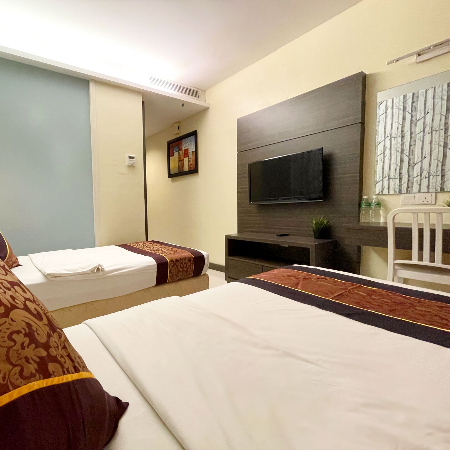 Photo - ESQ Shamelin Hotel