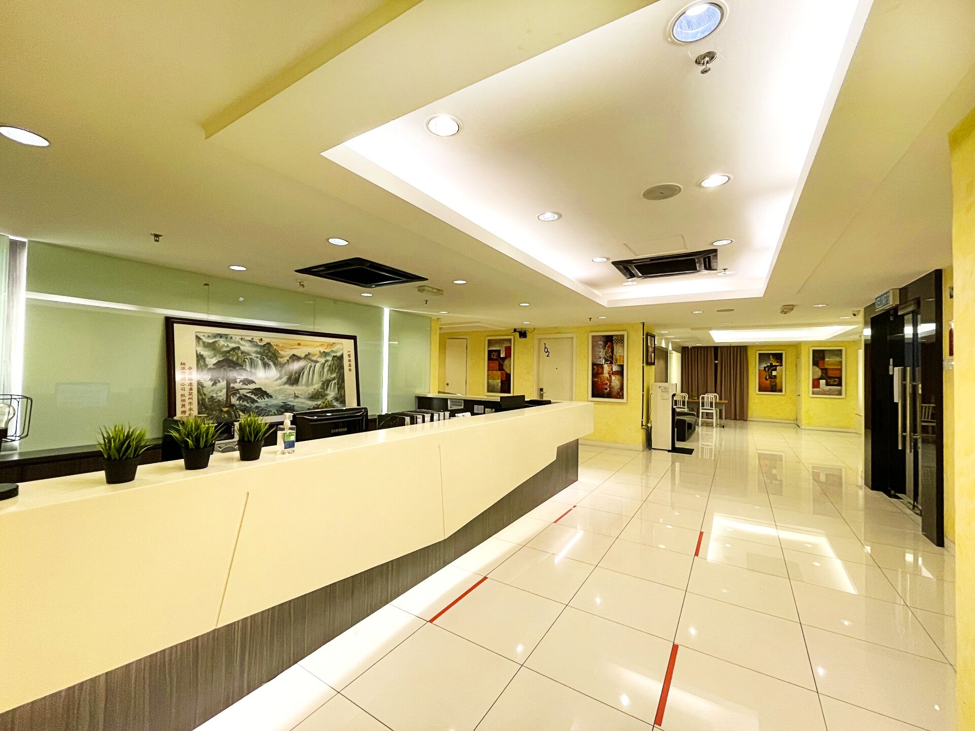 Photo - ESQ Shamelin Hotel