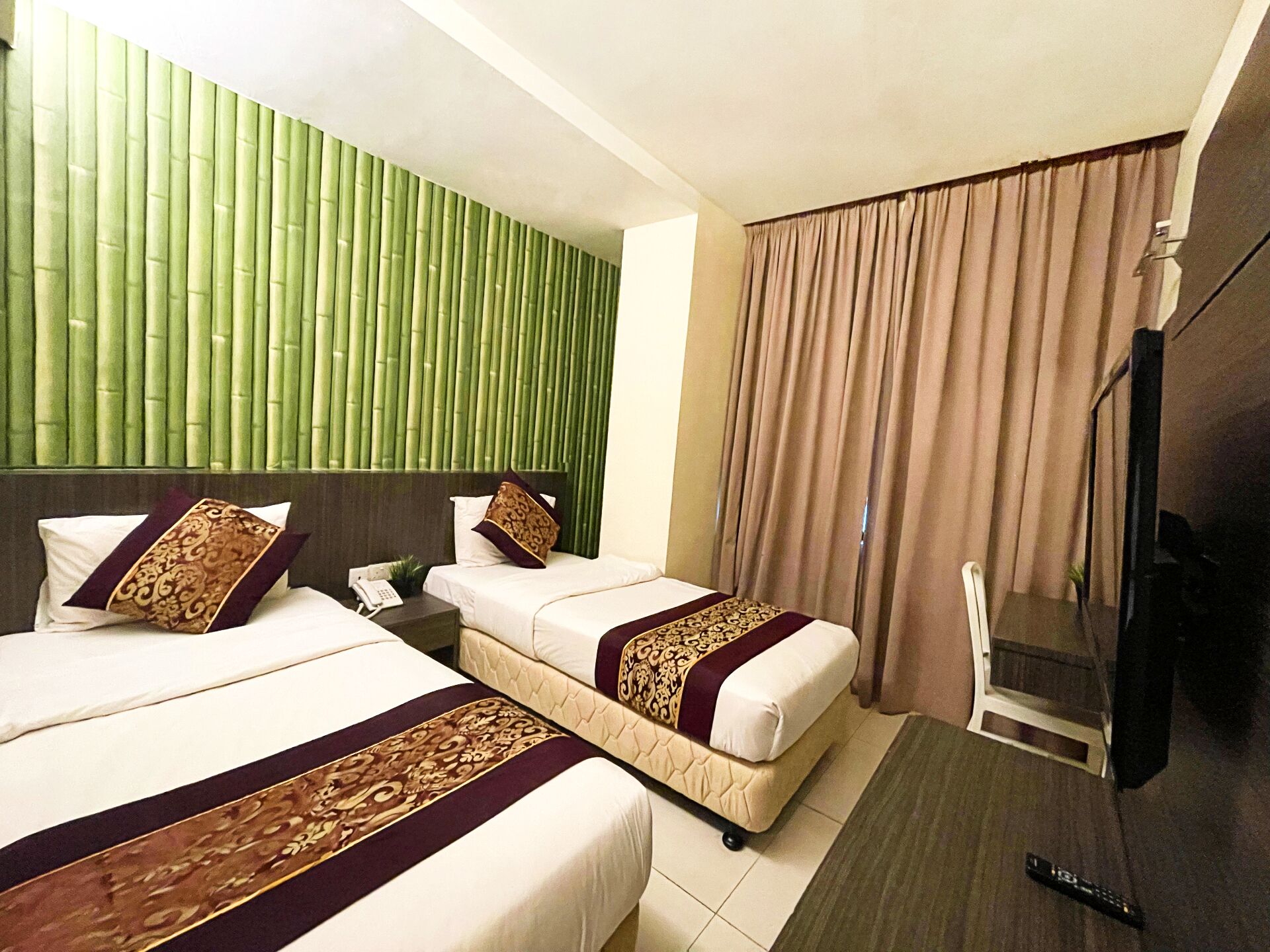 Photo - ESQ Shamelin Hotel