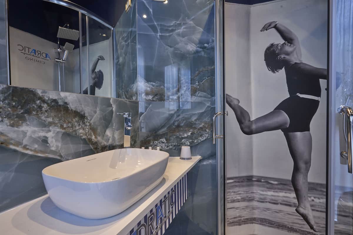 Basic Double or Twin Room, Sea View | Bathroom | Shower, free toiletries, hair dryer, bidet