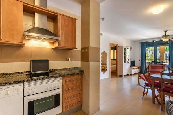Frigorifero, microonde, forno, lavastoviglie