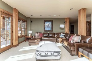TV, fireplace, video games, offices