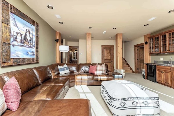TV, fireplace, video games, offices