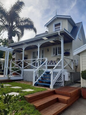 Bungalow, 1 Bedroom, Smoking, Balcony | Property entrance - Harbour View Cottage Boutique B&b (Auckland)