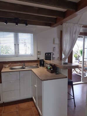 Bungalow, 1 habitación, para fumadores, balcón | Interior