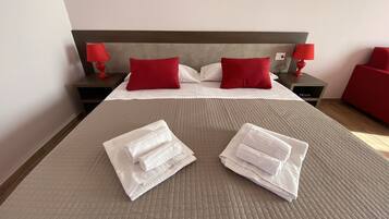 1 bedroom, in-room safe, WiFi, bed sheets