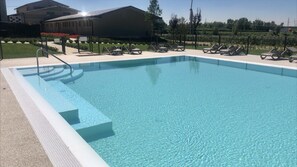 Outdoor pool - Comfortable double room - Overnight stay with breakfast (Lazise)