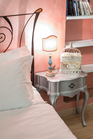 2 bedrooms, iron/ironing board, bed sheets - Ghibellina 22 Apartment (Florence)