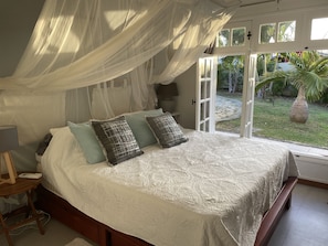 4 bedrooms, desk, iron/ironing board, free WiFi