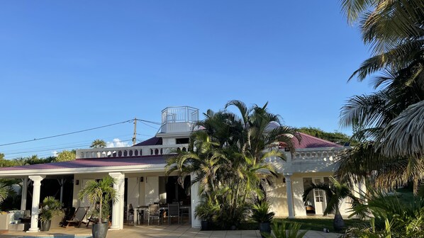 Exterior - 4-bedroom villa with pool and spa (Sainte Anne)