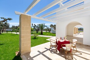 Outdoor dining - B&B I Tarocchi - Camera Matrimoniale Imperatrice (Nardò)