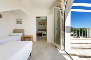 1 bedroom, bed sheets