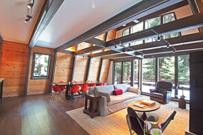 House, Multiple Beds (Aplin Base Camp  * HOT TUB, SAUNA AND) | Interior