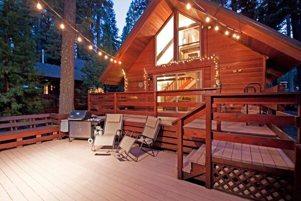 House, Multiple Beds (The Fillmore in Tahoe Park ~ Walking ) | Balcony