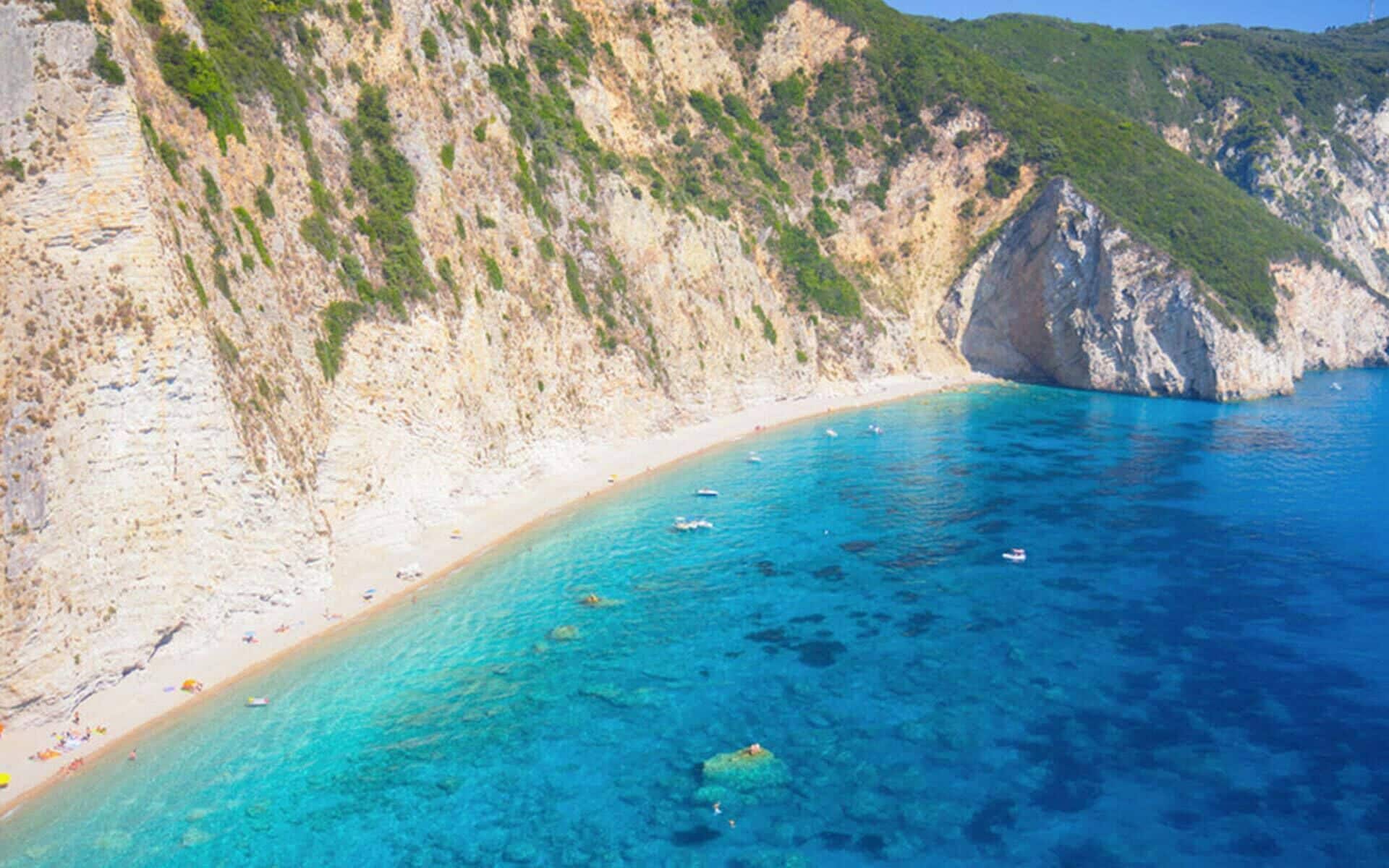Beach nearby, sun-loungers