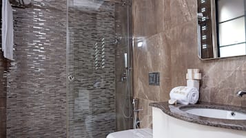 Shower, free toiletries, hair dryer, bathrobes