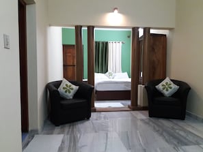 House, 2 Bedrooms, Balcony, Garden View | 2 bedrooms, iron/ironing board