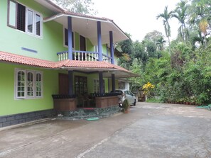 Property entrance - Enjoy The Real "wayanad Village Home Stay" Experience (Sulthan Bathery)
