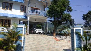 Exterior - 4 Bedroom Villa With Balcony Mountain View (Devikolam)