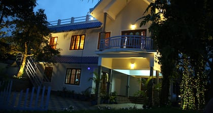 4 Bedroom Villa With Balcony Mountain View