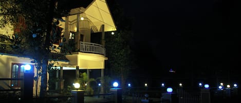 Villa, 4 Bedrooms, Smoking, Balcony | Front of property