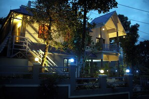 Villa, 4 Schlafzimmer, Raucher, Balkon | Aussenbereich