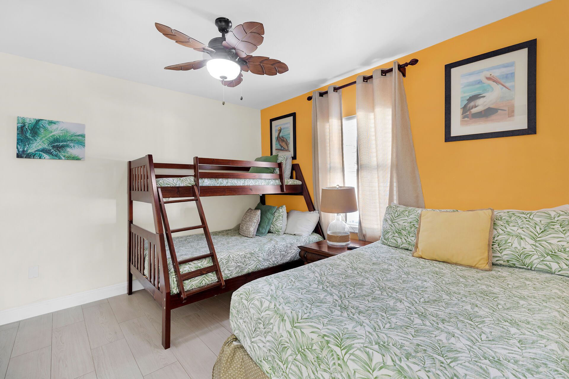 2 habitaciones, tabla de planchar con plancha y wifi gratis 