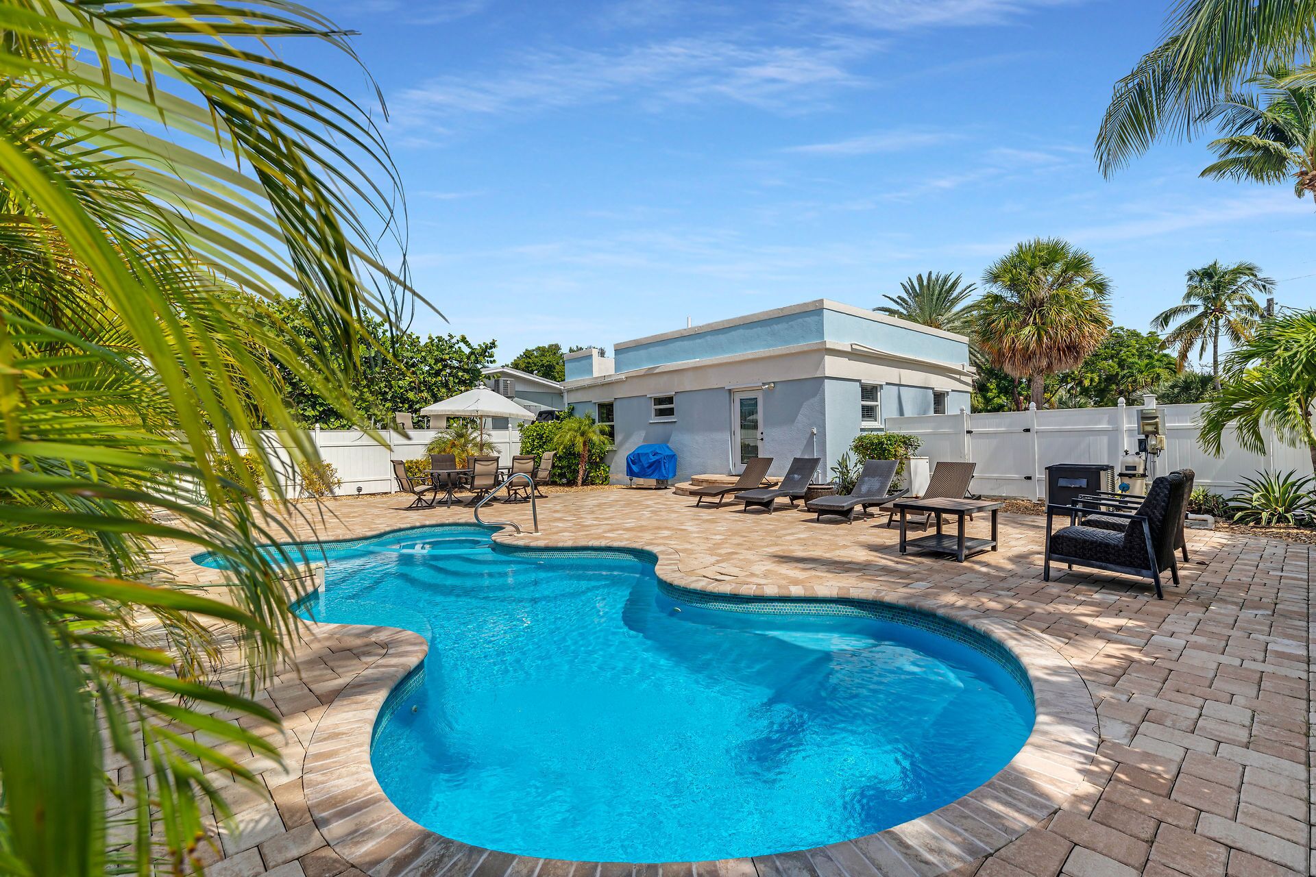 Enjoy the Florida Keys like a local with this Private Waterfront Home with Pool 