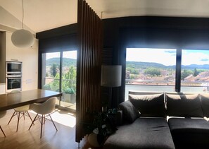 Televisión, libros y estéreo 