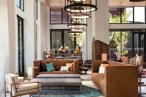 Sala de estar en el lobby