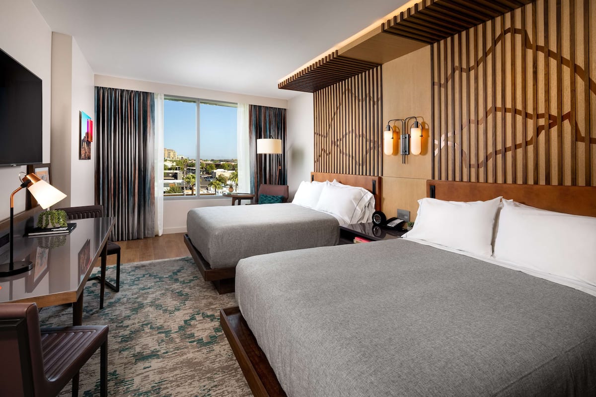 minibar, in-room safe, individually decorated, individually furnished