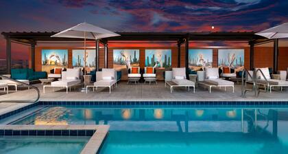 Canopy by Hilton Scottsdale Old Town