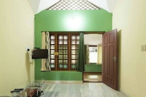 Zimmer, 1 Schlafzimmer, Balkon | Innenbereich
