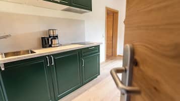 Standard Apartment | Dapur peribadi | Peti sejuk, dapur, cerek elektrik, pembakar roti