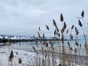 Beach nearby - Mountain View Boutique Suite with contactless entry - The Lake at Blue Mountains (The Blue Mountains)