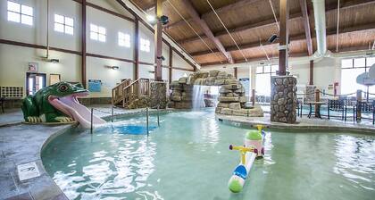 Christmas Mountain Village Resort, Golf/Ski, Wisconsin Dells, 2BR/2BA Timber