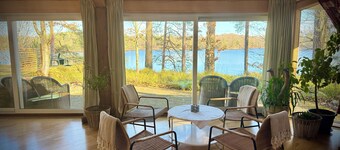 Boende med sjöutsikt!