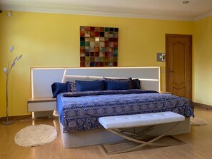 4 camere, ferro/asse da stiro, accesso a Internet