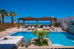Outdoor pool - Mare Beach Villa (Hersonissos)