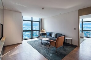 Suite, 1 King Bed - Holiday Inn Express Shenzhen Haiyuan City by IHG (Shenzhen)