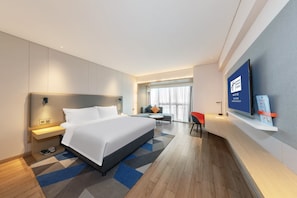 1 bedroom, free minibar items, desk, free WiFi