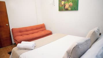 4 bedrooms, in-room safe, desk, iron/ironing board