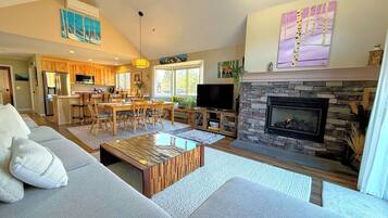 Televisión, chimenea